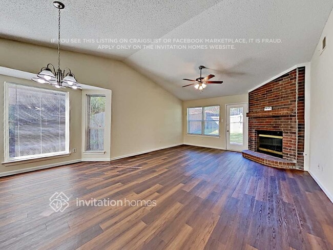 Building Photo - 5005 Colonial Dr