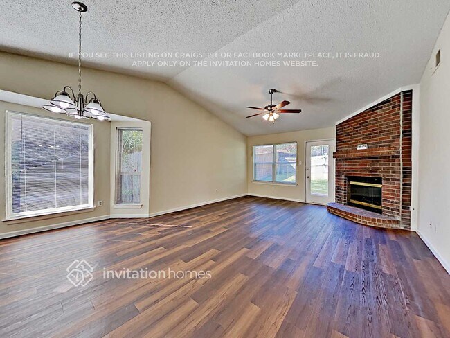 Foto del edificio - 5005 Colonial Dr