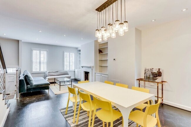 Foto del edificio - Gorgeous Georgetown Home w/ Garage Parking!
