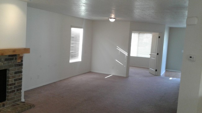 Foto del edificio - 3749 W Jordan View Dr