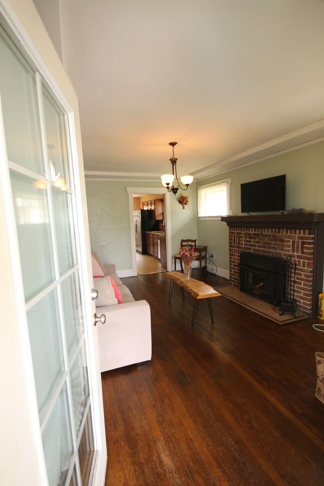 Building Photo - Charming 2 bedroom 1 bath Rambler in Tacoma