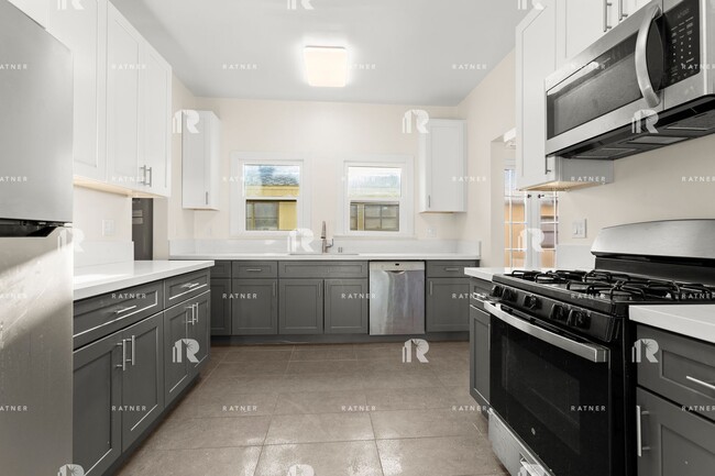 Building Photo - 8526 Alcott St