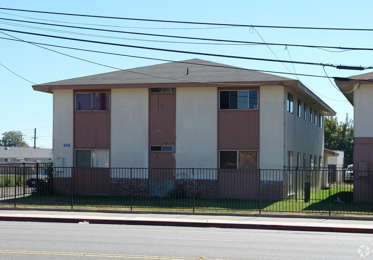 Building Photo - 440 E Pleasant Valley Rd