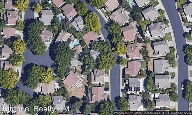 Foto del edificio - 3683 Whispering Creek Cir