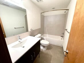 Interior Photo - 1322 W Broad St