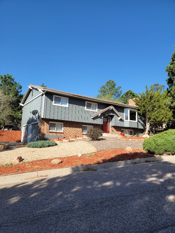 Foto del edificio - 7010 Buckhorn Cir