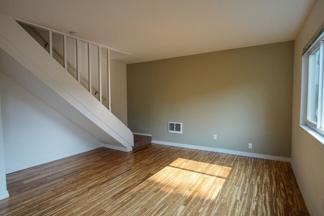 Photo - Beautiful Contemporary Townhouse-Style 2 Bdr in Brooklyn!