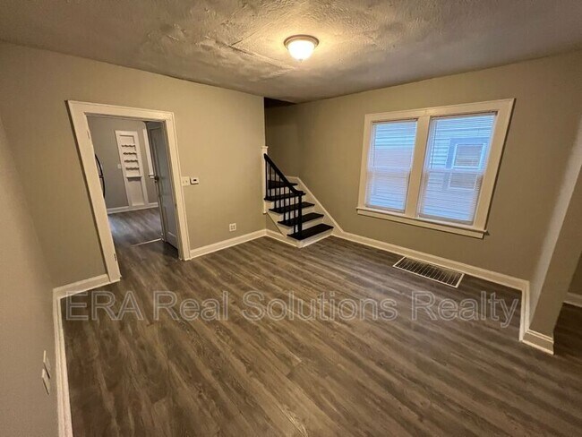 Foto del edificio - 1212 Oakwood Ave