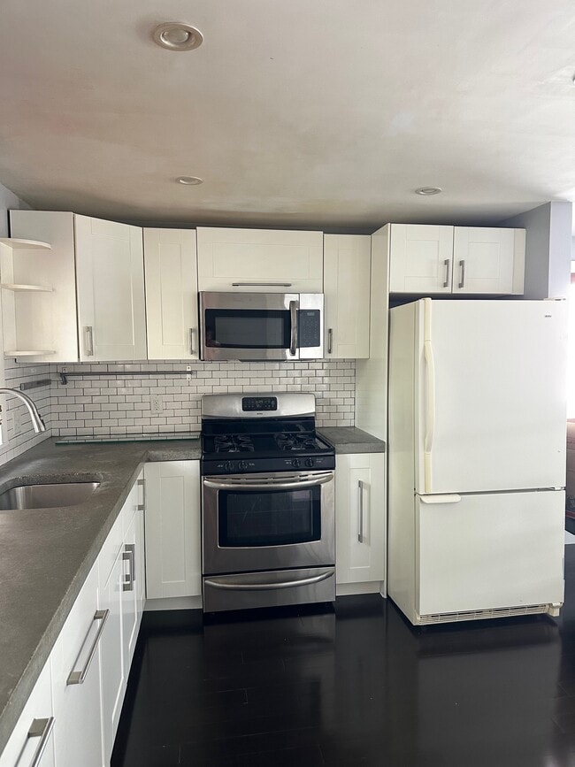 Modern Kitchen 2 - 19 Doane St