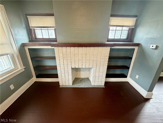 Building Photo - 578 Hoye Ave