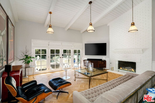 Foto del edificio - 5420 Indian Trail Ct