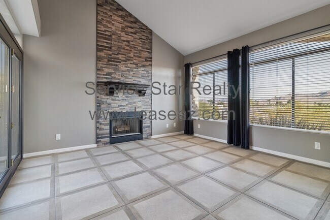 Building Photo - 11050 N Valley Dr