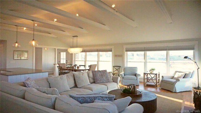 Foto del edificio - 105 Sound Breeze Ave