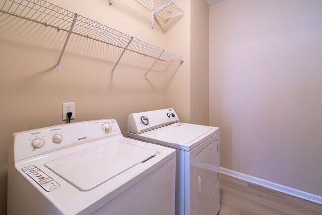 Building Photo - Spacious 3-Bedroom Home in Stowe Creek!