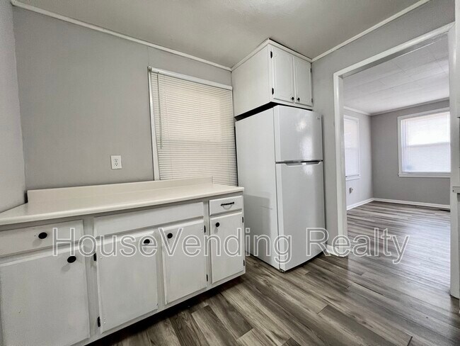 Foto del edificio - 507 Arthur Ave