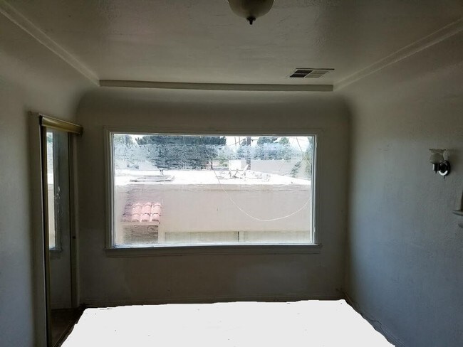 Living room - 4110 2nd Ave