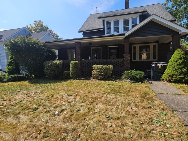 Building Photo - 218 Woodbine Ave SE