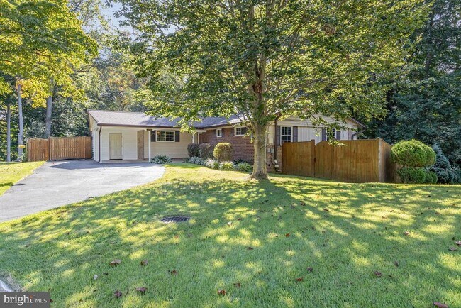 Foto del edificio - 8411 Derby Ct
