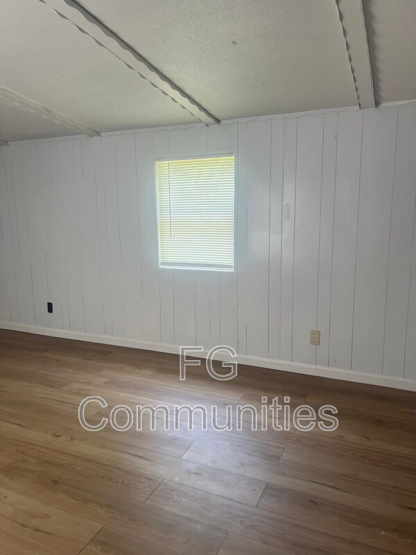 Foto del edificio - 304 Coleman Rd
