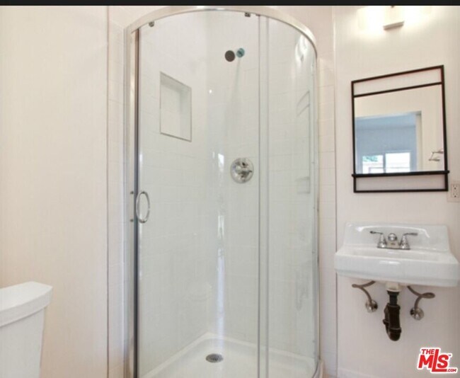 Foto del edificio - 4439 W 61st St