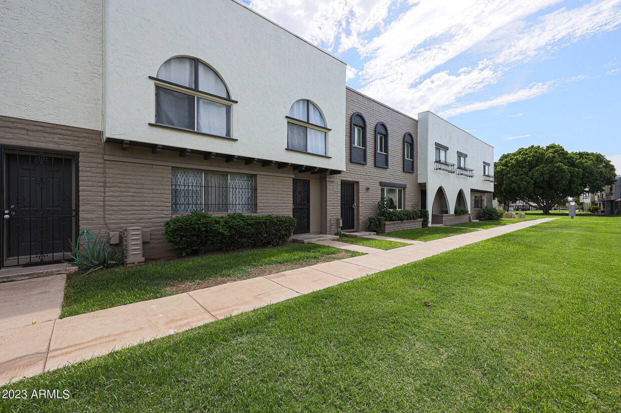 Primary Photo - 3868 N 30th St