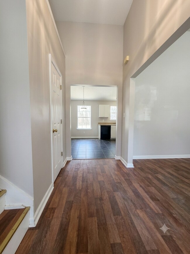 Building Photo - 5420 Sapphire Cir