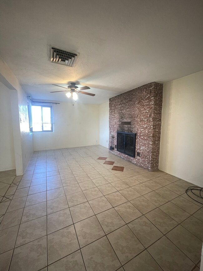 Foto del edificio - 3112 Colorado St NE