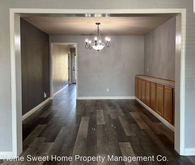 Building Photo - 3 br, 2 bath House - 294 W. Barstow Ave.