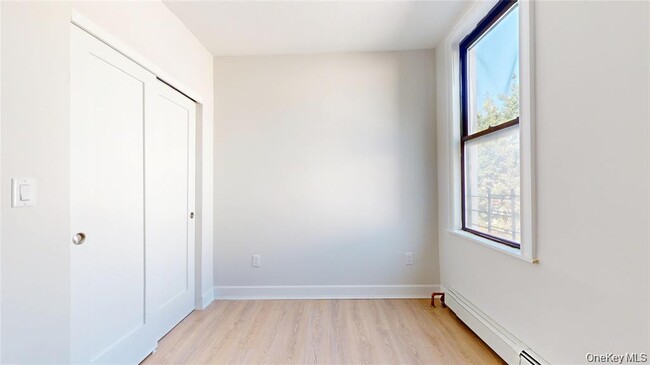 Foto del edificio - 549 Ashford St