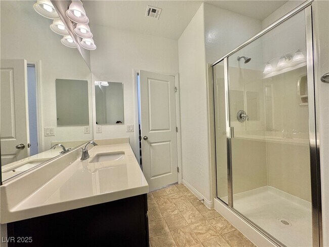 Foto del edificio - 8922 Drew Valley Ct