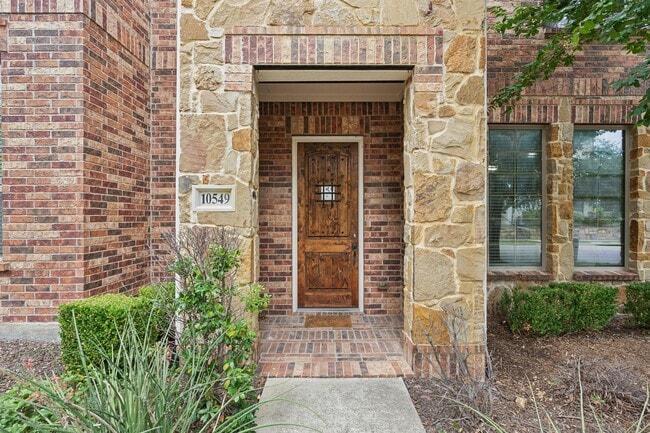 Building Photo - 10549 Chaucer Hill Ln