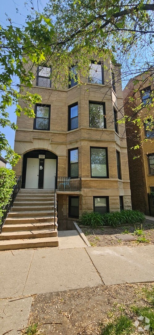 Building Photo - 2952 W Nelson St