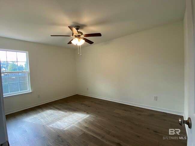 Foto del edificio - 24944 School St