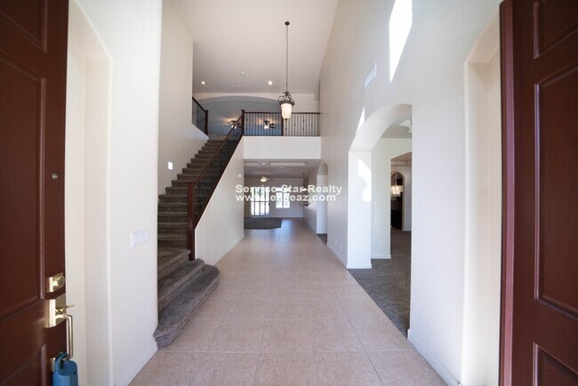 Building Photo - 382 W Macaw Dr