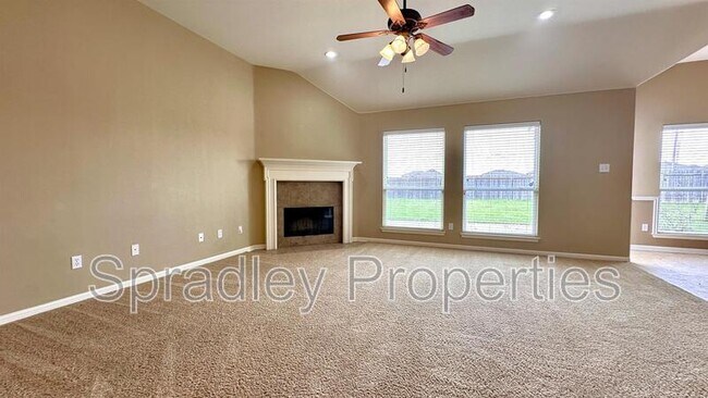 Building Photo - 5717 Alexandria Dr