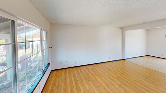 Foto del edificio - 4728 Nelson St