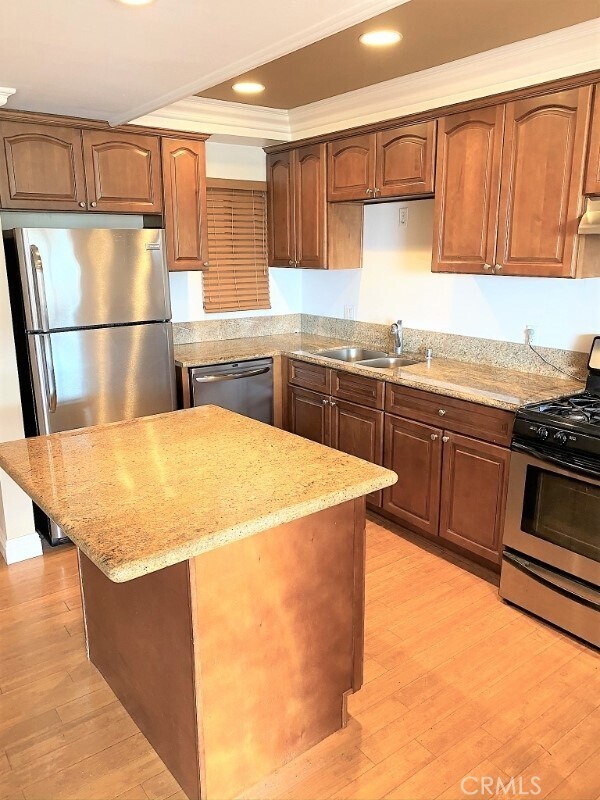 Foto del edificio - 100 Cliff Dr