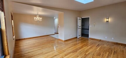 Building Photo - 416 68th St