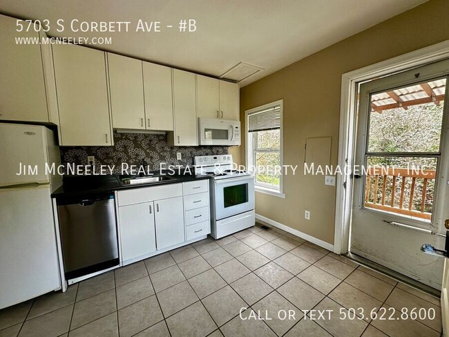 Building Photo - Upstairs Two Bedroom Available in Johns La...