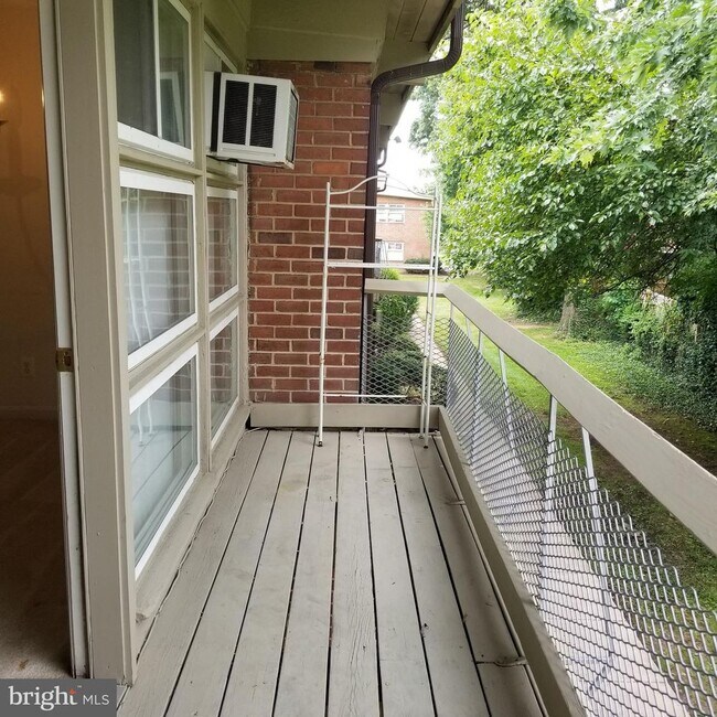 Balcony - 7402 18th Ave