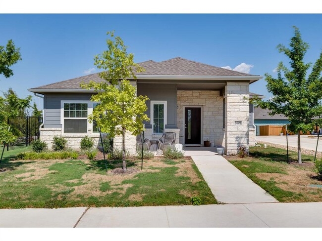 Foto del edificio - 8801 Looksee Ln