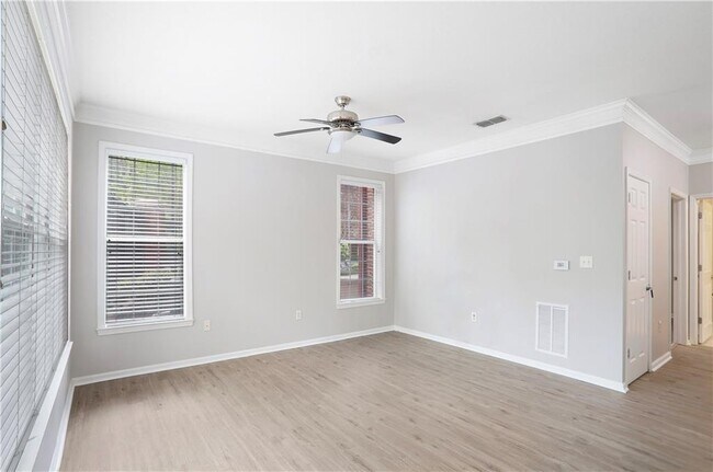 Foto del edificio - 1106 Westchester Ln NE