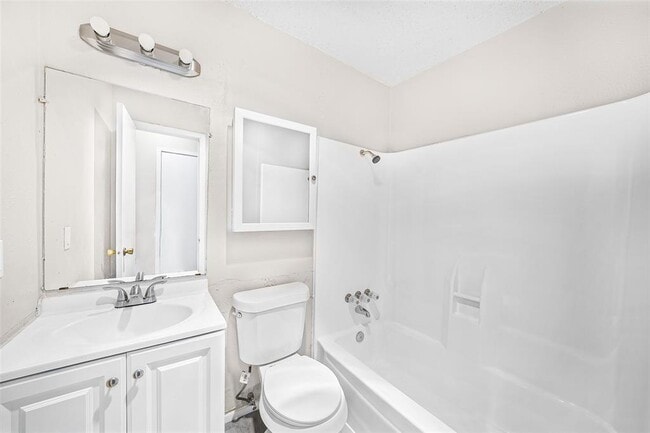 Foto del edificio - 1111 W Rundberg Ln