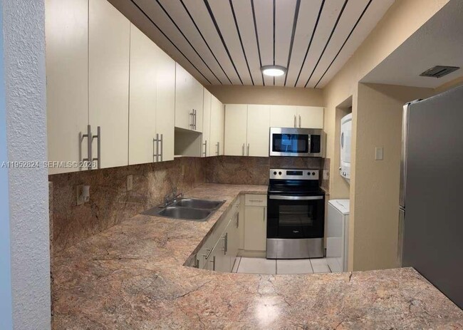 Foto del edificio - 10090 NW 80th Ct