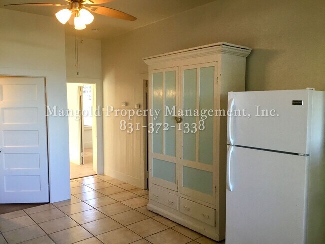 Building Photo - 2 Bed 1 Bath  New Monterey Home with Sceni...