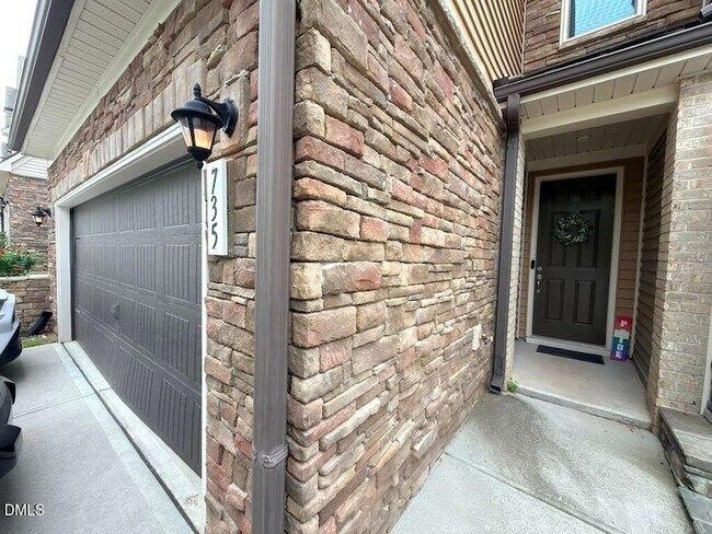 Foto del edificio - 735 Lampwick Ln