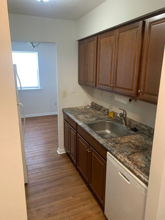 Foto del edificio - 2 Bedroom 1 Bathroom first floor Goshen Valley flat!