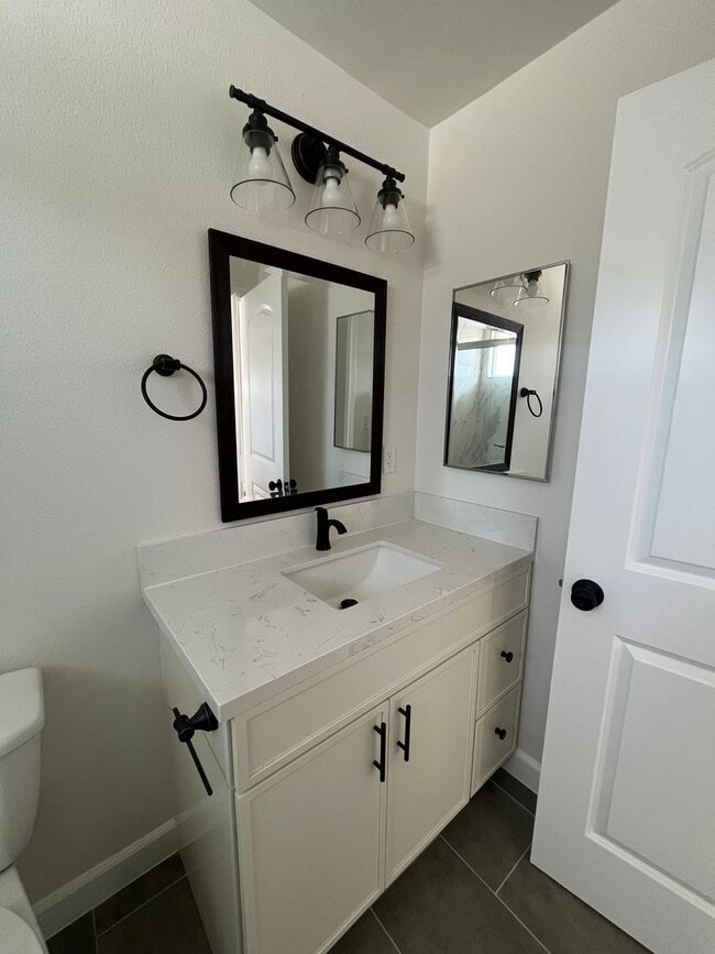 Building Photo - For Rent – Newly Remodeled 3 Bed / 2 Bath ...