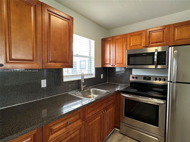 Foto del edificio - 5661 SW 36th Ct