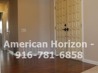 Building Photo - 9398 Blue Oak Dr